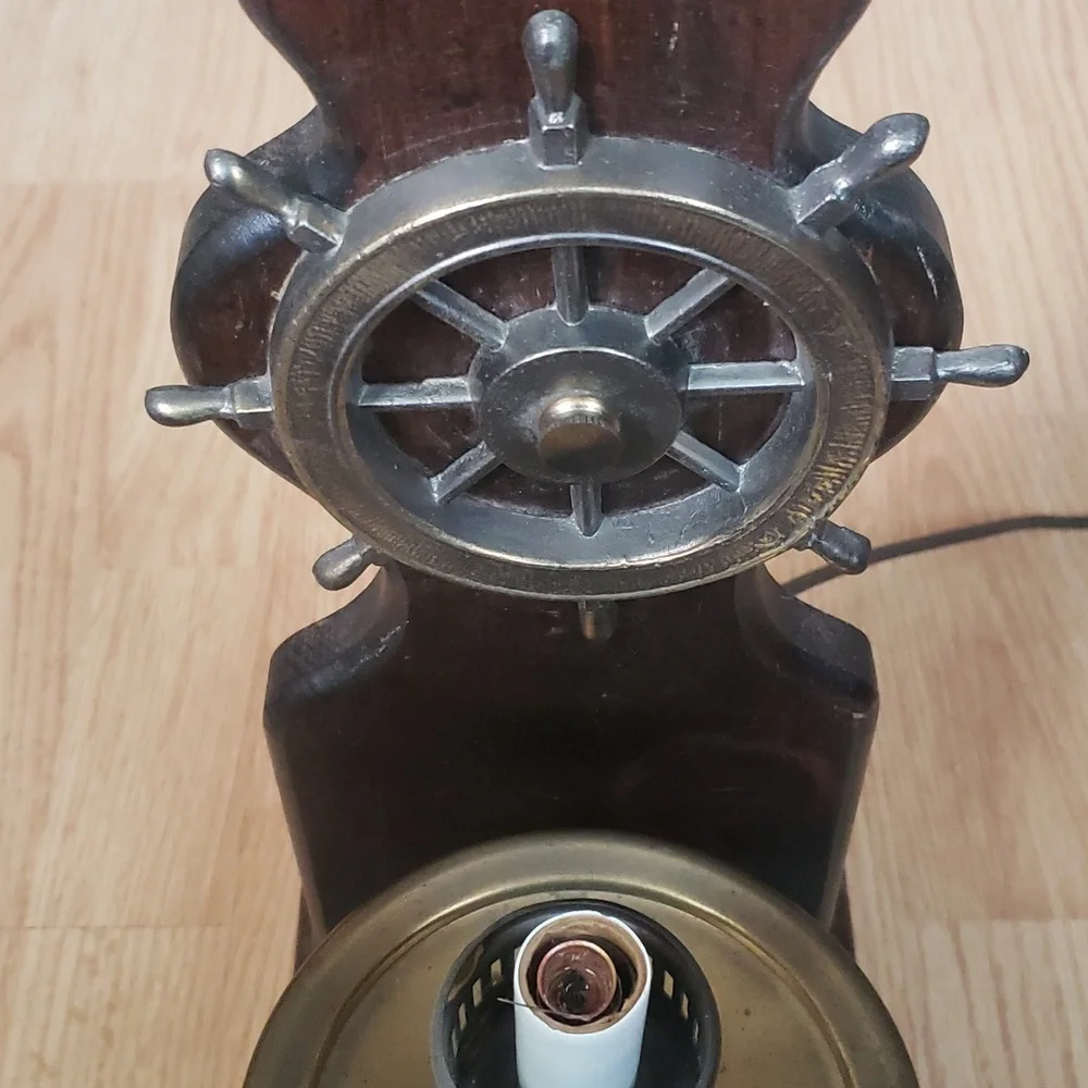 Vtg Ship's Wheel Wood & Brass Metal Electric Lamp